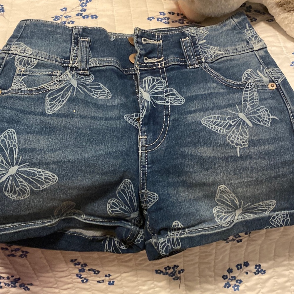 Size 5 butterfly shorts